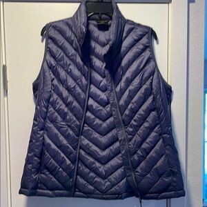 Quilted Puffer Vest in Dark Blue